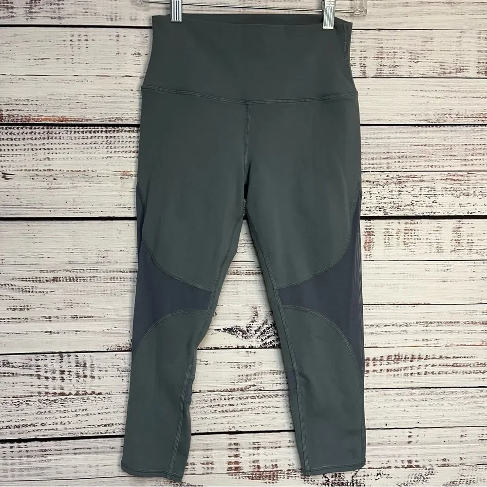 Alo Yoga Coast Capri Leggings Mesh Gray Women’s Small Cropped Athleticwear